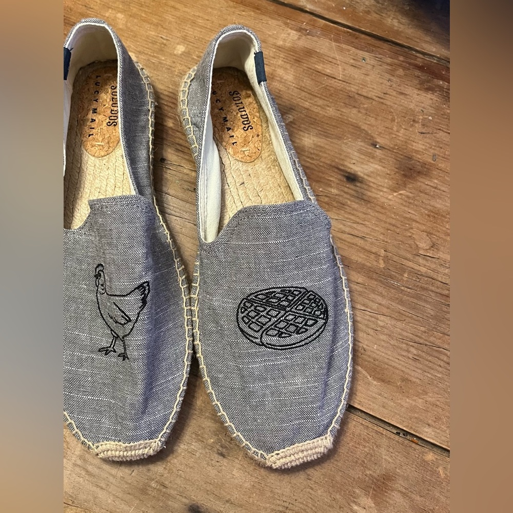 SOLUDOS men’s chicken and waffle espadrilles nwot!